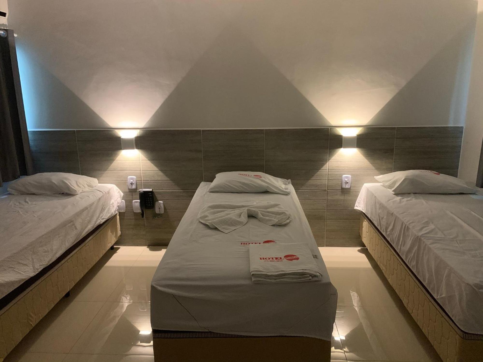 Hotel Mundial ปาตุส ภายนอก รูปภาพ